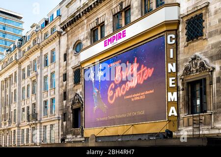 London, Großbritannien - 22. Juni 2018: Empire-Kino in London mit historischem Schild an der Außenfassade Architektur auf Regent Street mit Brief Encounter werben Stockfoto