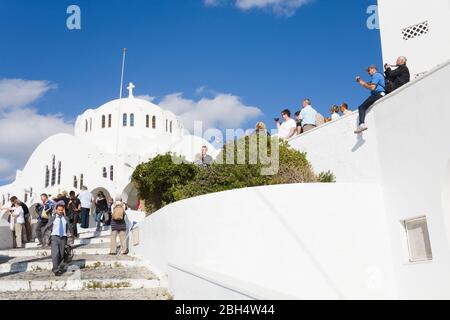 Kathedrale der Kerzenleuchter des Herrn in Fira Stadt, Santorini Insel, Kykladen, Griechenland, Europa Stockfoto