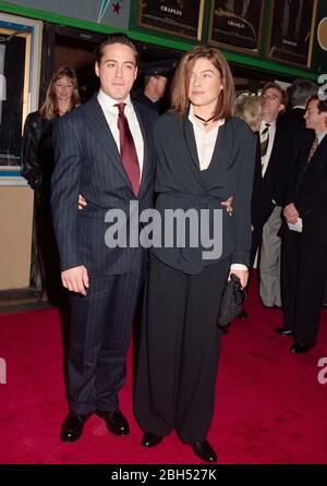 LOS ANGELES, CA. c. 1993: Schauspieler Robert Downey Jr & Ehefrau Deborah Falconer. Foto © Paul Smith/Featureflash Stockfoto