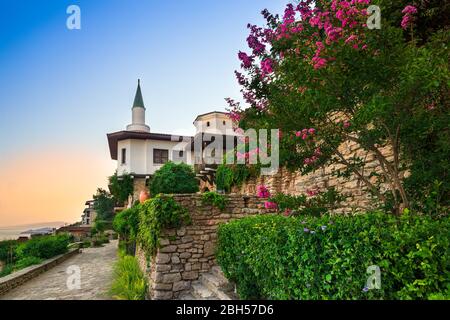 Balchik Palace Schloss der rumänischen Königin Marie an der bulgarischen Schwarzmeerküste Balchik Palace Schloss der rumänischen Königin Marie an der bulgarischen Schwarzmeerküste. Stockfoto