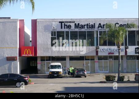 Los Angeles, Kalifornien, USA 23. April 2020 EIN allgemeiner Blick auf die Atmosphäre des geschlossenen Restaurants El Pollo Loco am 23. April 2020 in Los Angeles, Kalifornien, USA. Foto von Barry King/Alamy Stock Photo Stockfoto