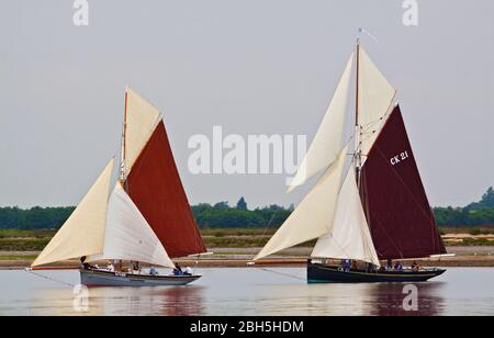 Zwei Essex segeln Maria CK21 und Martha II, MN68 in voller Segel Stockfoto
