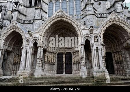 Der Westen - Royal - Portal, Chartres Kathedrale, Chartres, Frankreich - Cathédrale Notre-Dame de Chartres Stockfoto