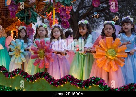 Laredo, Texas USA, 19. Februar 2009: Kinderjugendparade unter den Sternen bei der jährlichen Geburtstagsfeier von Washington in den Partnerstädten Laredo, Texas und Nuevo Laredo, Mexiko. ©Bob Daemmrich Stockfoto