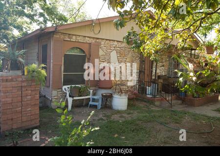 Austin, TX 21. April 2009: Haus in der Graham Street 1174, das von Cornelius Robinson und seinen Mitarbeitern, die 2008 verurteilt und ins Gefängnis geschickt wurden, in Hypothekenbetrug verwickelt war. ©Bob Daemmrich Stockfoto