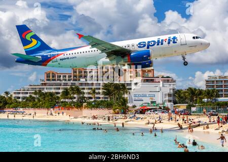 Sint Maarten – 17. September 2016: Spirit Airlines Airbus A320 Flugzeug am Flughafen Sint Maarten (SXM) in Sint Maarten. Airbus ist ein europäisches Flugzeug Stockfoto
