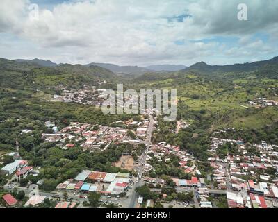 Panorama-Blick auf Matagalpa Stadt Luftdrohne Winkel Stockfoto