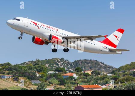 Skiathos, Griechenland – 28. Juli 2019: Austrian Airlines Airbus A320 Flugzeug auf Skiathos Flughafen (JSI) in Griechenland. Stockfoto