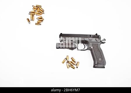 Cz 75 SP-01 PHANTOM, Standard-Größe Pflicht und Verteidigung Pistole, mit Polymerrahmen, cal. 9 mm Luger; 9x21; 9x19, mit taktischem Licht und Munition. Pictu Stockfoto