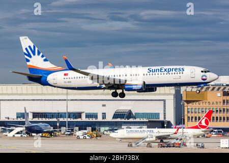 Stuttgart – 20. Oktober 2019: SunExpress Boeing 737 Flugzeug am Flughafen Stuttgart (STR) in Deutschland. Stockfoto