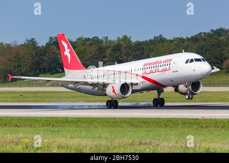 Mulhouse, Frankreich – 31. August 2019: Air Arabia Maroc Airbus A320 am Flughafen Basel Mulhouse (EAP) in Frankreich. Stockfoto