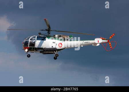 Maltesische Streitkräfte Aerospatiale SA-316B Alouette III (AS9211) noch im alten Farbschema. Stockfoto