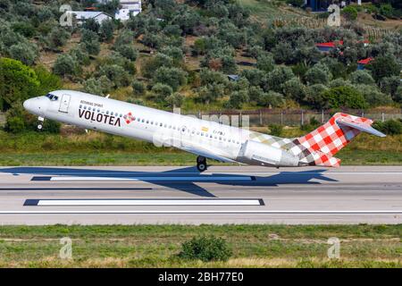 Skiathos, Griechenland – 31. Juli 2019: Volotea Boeing 717 Flugzeug am Skiathos Flughafen (JSI) in Griechenland. Stockfoto