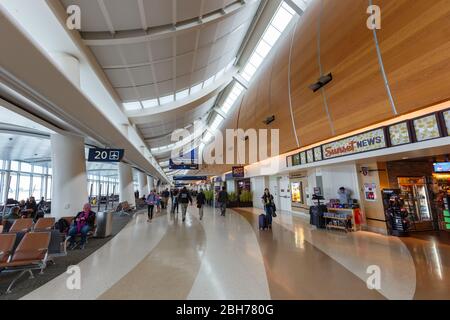 San Jose, Kalifornien – 11. April 2019: Terminal B am Flughafen San Jose (SJC) in Kalifornien. Stockfoto