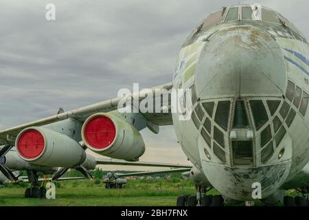 Moskau/Russland; Juni 26 2019: Iljuschin IL-MD76 sowjetisches Militärtransportflugzeug, ausgestellt im russischen Flugzeugmuseum Stockfoto