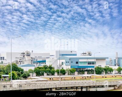 Foto von Thai Airways Catering Gebäude am Flughafen suvarnabhumi mit Thai König und Königin Poster an der Wand. Bangkok, Thailand 12. februar 2017 Stockfoto