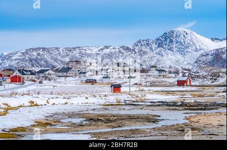 Idyllische Winterlandschaft auf dem Sommarøy-Archipel idyllische Winterlandschaft auf dem Sommarøy-Archipel im Norden Norwegens, nahe Tromsoe Stockfoto