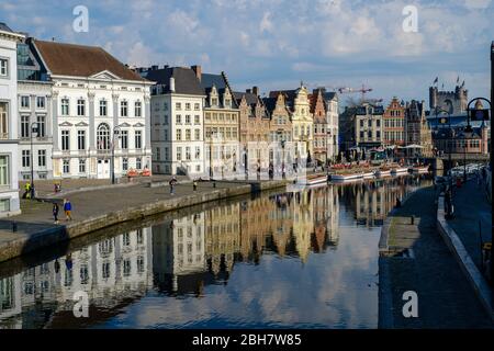 Korenlei von der Brücke Sint-Michielsplein, Gent, Belgien Stockfoto