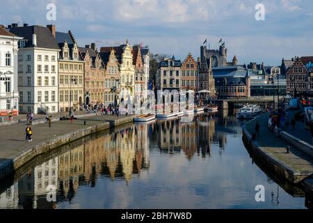 Korenlei von der Brücke Sint-Michielsplein, Gent, Belgien Stockfoto