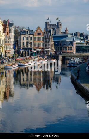 Korenlei von der Brücke Sint-Michielsplein, Gent, Belgien Stockfoto