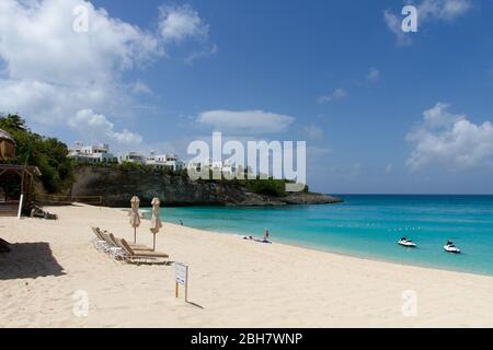 Strand von La Samanna Saint Martin / Sint Maarten Stockfoto