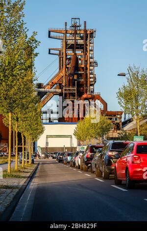 20.04.2020, Dortmund, Nordrhein-Westfalen, Deutschland - Drive-in Kino Dortmund, neu eröffnetes Drive-in Kino vor dem ehemaligen Hochofen pl Stockfoto