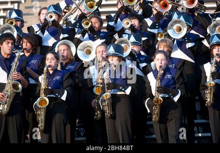 Austin, Texas, USA, 29. September 2009: Studenten treten beim jährlichen Marching Band Festival für High Schools in der Umgebung von Austin auf. ©Bob Daemmrich Stockfoto