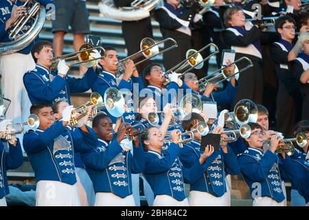 Austin, Texas, USA, 29. September 2009: Studenten treten beim jährlichen Marching Band Festival für High Schools in der Umgebung von Austin auf. ©Bob Daemmrich Stockfoto
