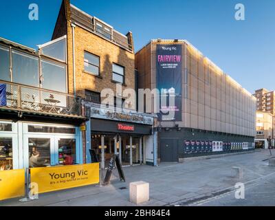 Young Vic Theater in The Cut, London, mit dem Old Vic verbunden und für die Förderung von neuen Talenten und Künstlern bekannt Stockfoto