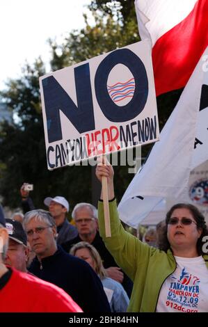 Austin Texas USA, 16. Januar 2009: Eine Koalition von Tea-Party-Gruppen, die verschiedene Ursachen befürworten, versammelten sich gegen Demokraten und US-Präsident Barack Obama im Texas Capitol. Die Veranstaltung findet eine Woche nach der Absage einer Konferenz zur Teeparty im Februar in San Antonio statt, bei der Sarah Palin als Sprecherin teilnehmen sollte. ©Bob Daemmrich Stockfoto