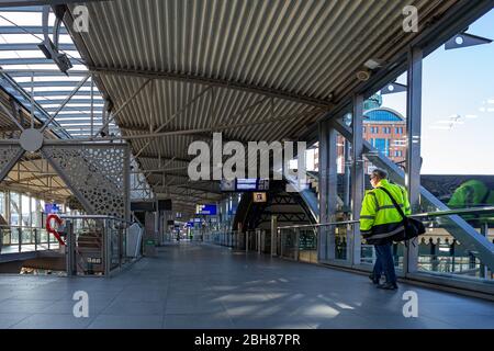 S-HERTOGENBESCH, 21-03-2020, dutchnews, Corona-Virus, leere öffentliche Verkehrsmittel, fast kompletter leerer Bahnhof durch Corona-Virus in Õs-Hertogenbosch Quelle: Pro Shots/Alamy Live News Stockfoto