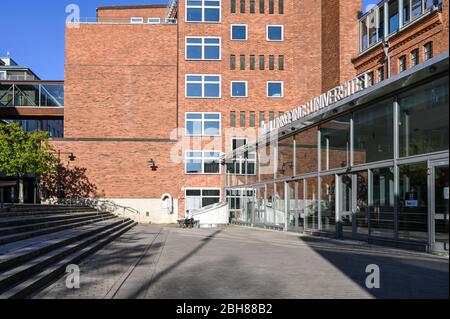 Altes Fabrikgebäude in der Industrielandschaft, die vom Campus Norrköping der Universität Linköping, Schweden, genutzt wird. Kåkenhus Stockfoto