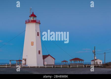 Kanada, New Brunswick, Acadian Halbinsel, miscou Island, miscou Leuchtturm, Dämmerung Stockfoto