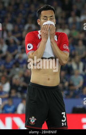 LEICESTER, ENGLAND Maya Yoshida aus Southampton während des Premier League Spiels zwischen Leicester City und Southampton im King Power Stadium, Leicester am Donnerstag, 19. April 2018. (Quelle: Mark Fletcher, Mi News) Stockfoto