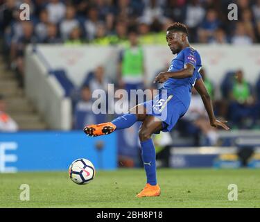 LEICESTER, ENGLAND Wilfred Ndidi aus Leicester City während des Premier League-Spiels zwischen Leicester City und Southampton im King Power Stadium, Leicester am Donnerstag, 19. April 2018. (Quelle: Mark Fletcher, Mi News) Stockfoto