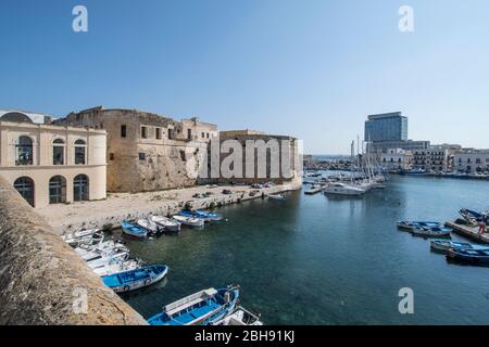 Italien, Mezzogiorno, Apulien / Apulien, Halbinsel Salento, Gallipoli, Altstadt, Centro storico, Kastell Stockfoto