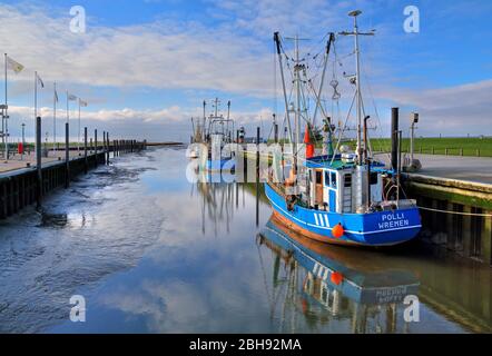 Hafen am Wattenmeer mit Garnelenschneider, Wremen, Nordseebad, Land Wursten, Wesermündung, Nordseeküste, Niedersachsen, Norddeutschland, Deutschland Stockfoto