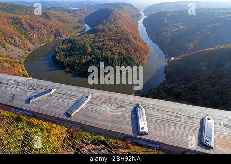 Blick vom Baumkronenweg Saarschleife auf dem Cloef bei Mettlach-Orscholz auf der Saarschleife, Saarland, Deutschland Stockfoto