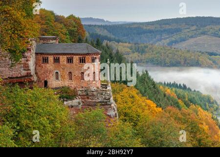 Retreat mit Grabkapelle für Johann von Luxemburg mit Blick über die Saar auf Serrig, Kastel-Staadt, Rheinland-Pfalz, Deutschland Stockfoto