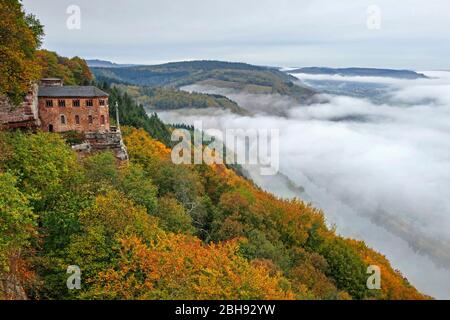 Retreat mit Grabkapelle für Johann von Luxemburg mit Blick über die Saar auf Serrig, Kastel-Staadt, Rheinland-Pfalz, Deutschland Stockfoto