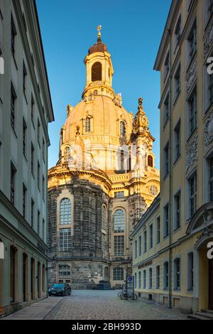Die Frauenkirche im ersten Morgenlicht, Altstadt von Dresden, Sachsen, Deutschland Stockfoto