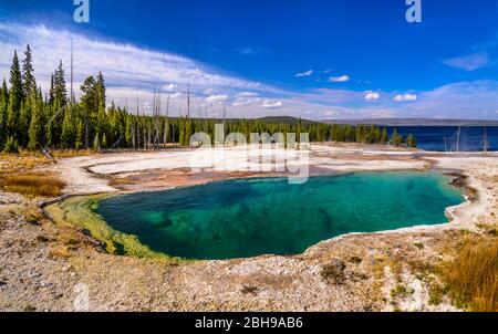 USA, Wyoming, Yellowstone National Park, West Thumb Geyser Basin, Abyss Pool Stockfoto