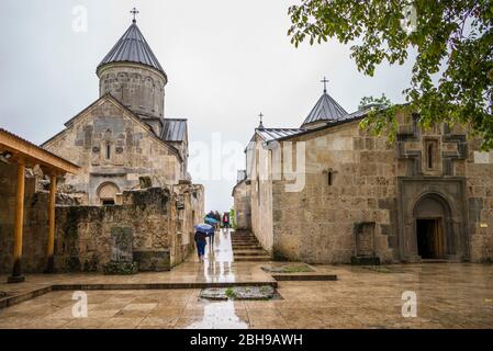 Armenien, "Schweiz von Armenien", Haghartsin, Kloster Haghartsin, Kirche mit Besuchern, keine Freigaben Stockfoto