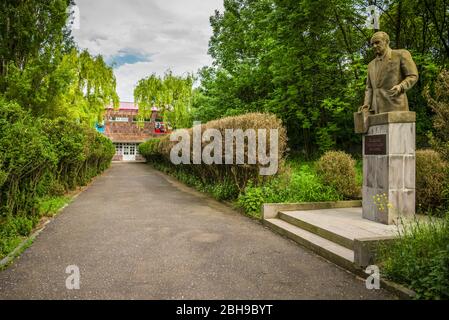 Armenien, Debed Canyon, Sanahin, Mikoyan Museum gewidmet den Mikoyan Brothers, Anastas, Mitglied des sowjetischen Politbüros und Artyom, Designer der MIG Jets, Museumsfassade Stockfoto