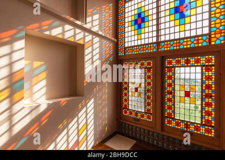 Aserbaidschan, Scheki, Winter Palast, 18. Jahrhundert, traditionelle Fenster aus buntem Glas. Stockfoto