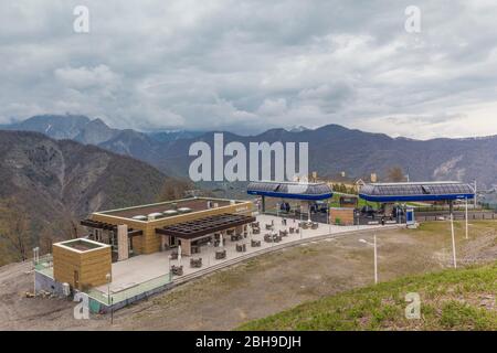 Aserbaidschan, Qabala, Gabala, Tufandag Seilbahn, Cable Car Station und Cafe in 1660 Meter, Schnittpunkt der Flußufer und Qabala ropelines Stockfoto