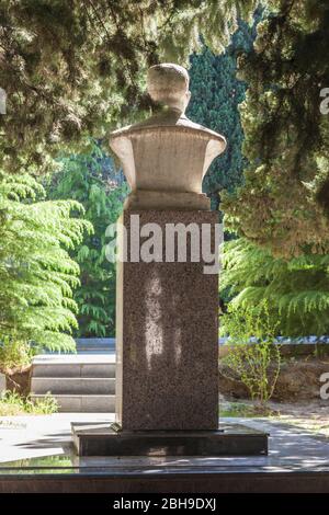 Aserbaidschan, Baku, Fexri Xiyaban, Ehrengaststätte, Friedhof der azerischen Führer, Grab des Schriftstellers Abdurrahim bey Hagverdiyev, keine Freigaben Stockfoto