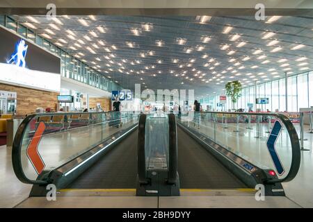 Frankreich, Paris, Flughafen, Chares de Gaulle Aerogare 2, Klemme E, Bürgersteig Stockfoto