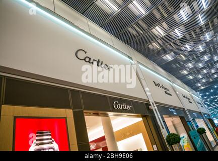 Frankreich, Paris, Flughafen, Chares de Gaulle Aerogare 2, Klemme E, Duty Free Shopping area, Cartier store Stockfoto