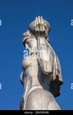 Georgien, Tiflis, Festung Narikala, Mutter Georgia Skulptur Stockfoto